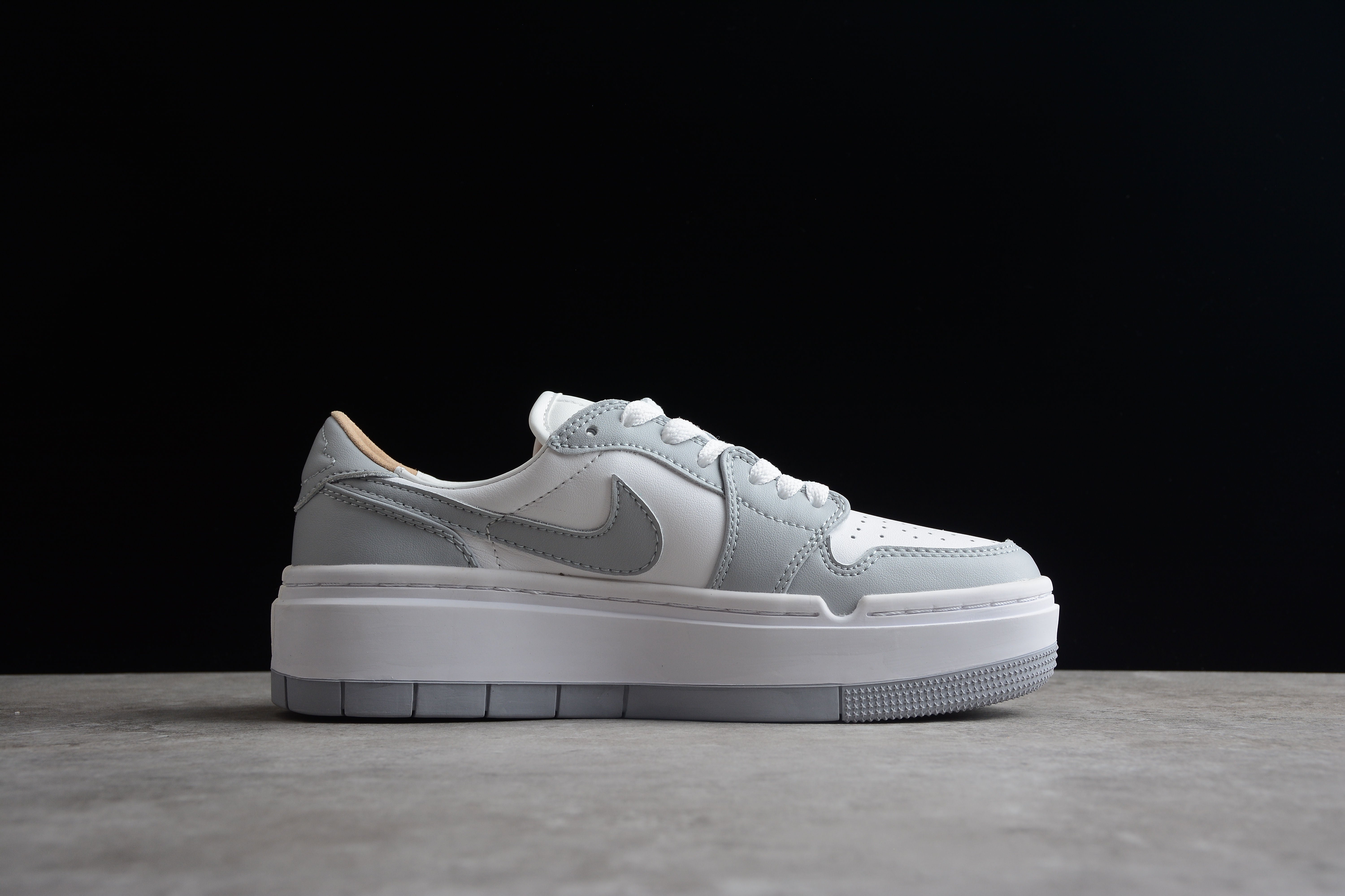 Tênis Nike Air Jordan 1 Low Elevate - Grey