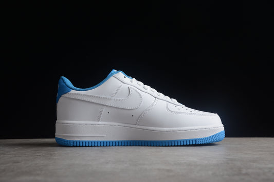 Tênis Nike Air Force 1 - White Light Photo Blue