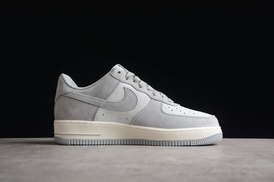 Tênis Nike Air Force 1 - Grey Suede