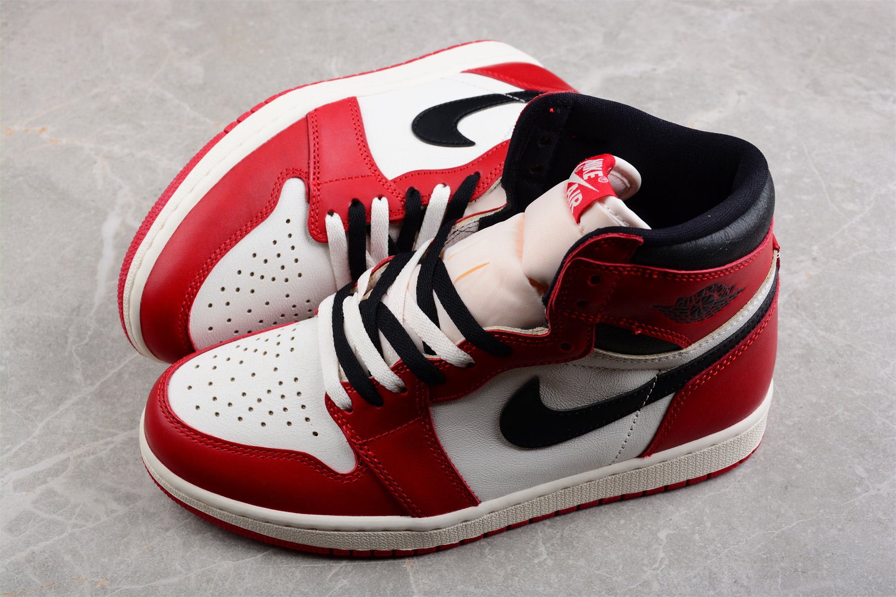 Tênis Nike Air Jordan 1 High - Lost And Found