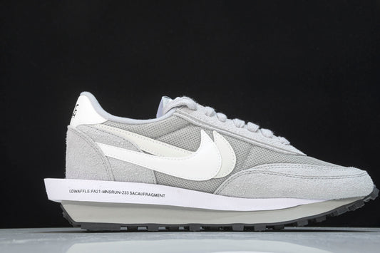 Tênis Nike Sacai - Fragment Design Grey