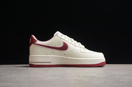 Tênis Nike Air Force 1 - Valentine's Day