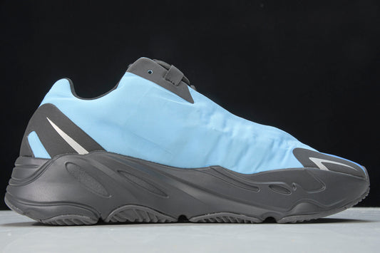 Tênis Adidas Yeezy 700 MNVN - Bright Cyan