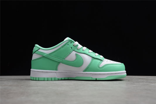 Tênis Nike Dunk - Green Glow