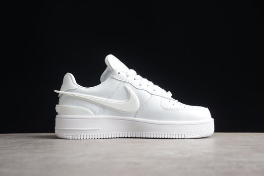 Tênis Nike Air Force 1 - Ambush All White