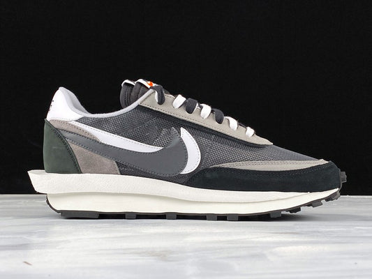 Tênis Nike Sacai - Black/White