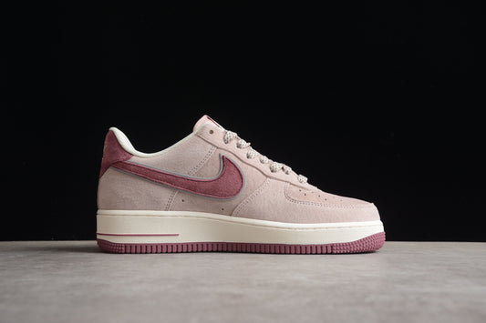 Tênis Nike Air Force 1 - Rose Suede