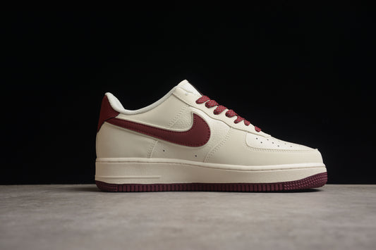 Tênis Nike Air Force 1 - Wine Swoosh