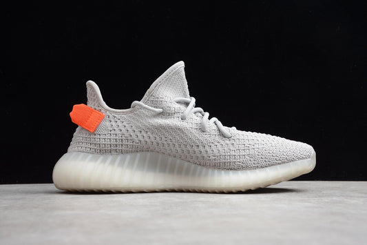 Tênis Adidas Yeezy Boost 350v2  - Tail Light