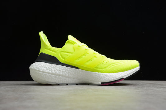 Tênis Adidas Ultra Boost 21 - Solar Green