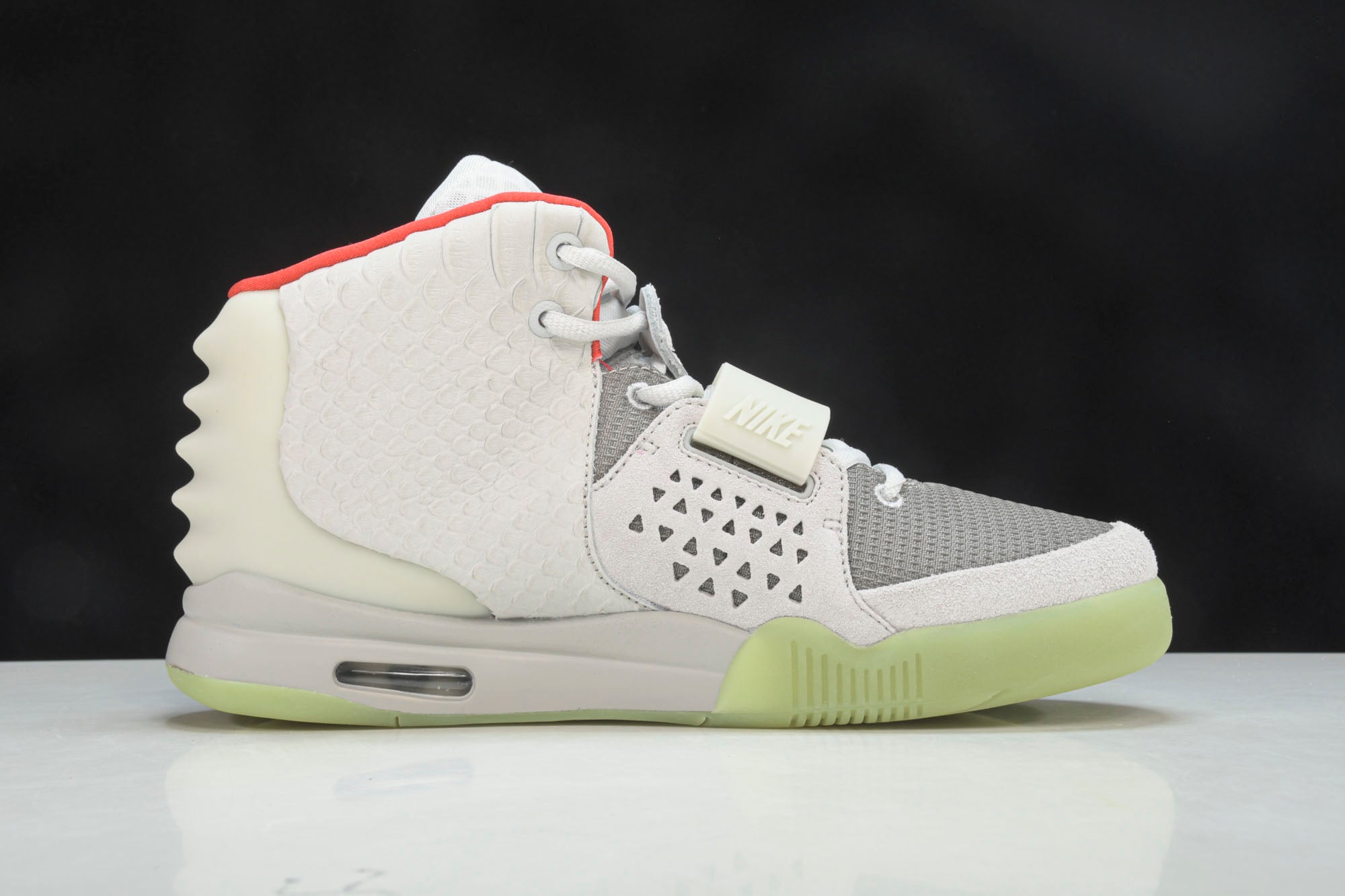 Tênis Air Yeezy Pure Platinum
