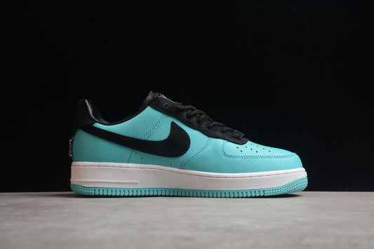 Tênis Nike Air Force 1 - Tiffany & Co "Friends & Family"