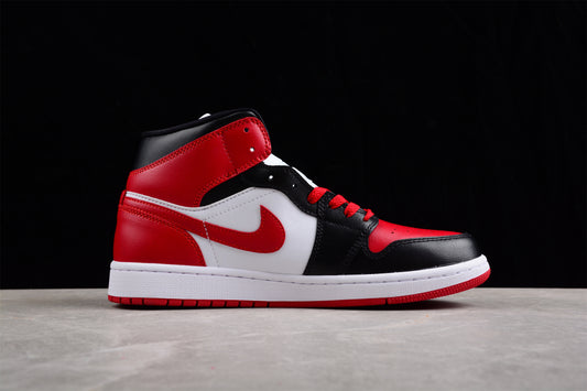 Tênis Nike Air Jordan 1 Mid - Bred Toe