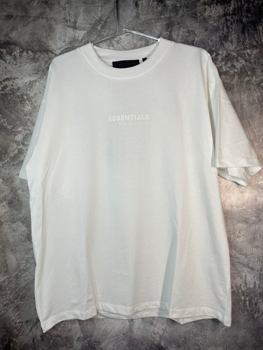 Camiseta Essentials - Minimal Logo Branco