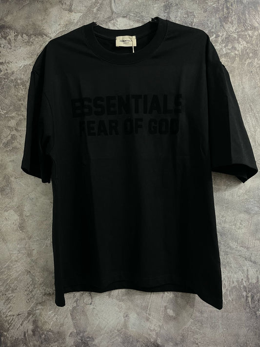 Camiseta Essentials - All Black