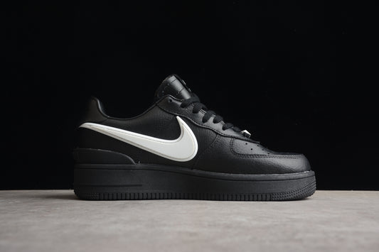 Tênis Nike Air Force 1 - Ambush Black