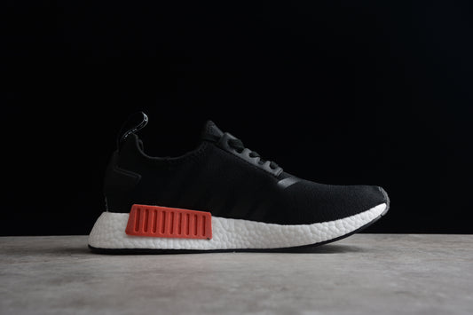 Tênis Adidas NMD R1 - Black OG