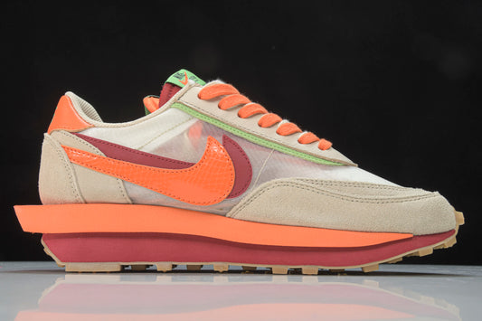 Tênis Nike Sacai - Net Orange Blaze