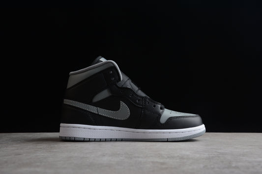 Tênis Nike Air Jordan 1 Mid - Black Grey