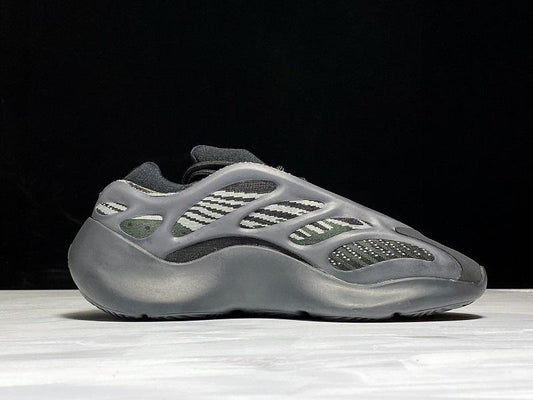 Tênis Adidas Yeezy 700v3 - Dark Glow