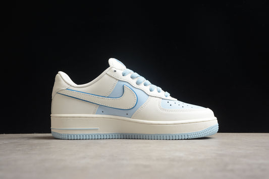 Tênis Nike Air Force 1 - White Baby Blue